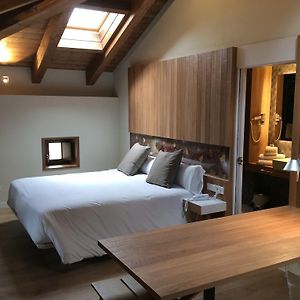 Attic Attic Studio
